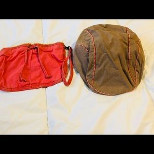 Gap paperboy cap with cotton clutch